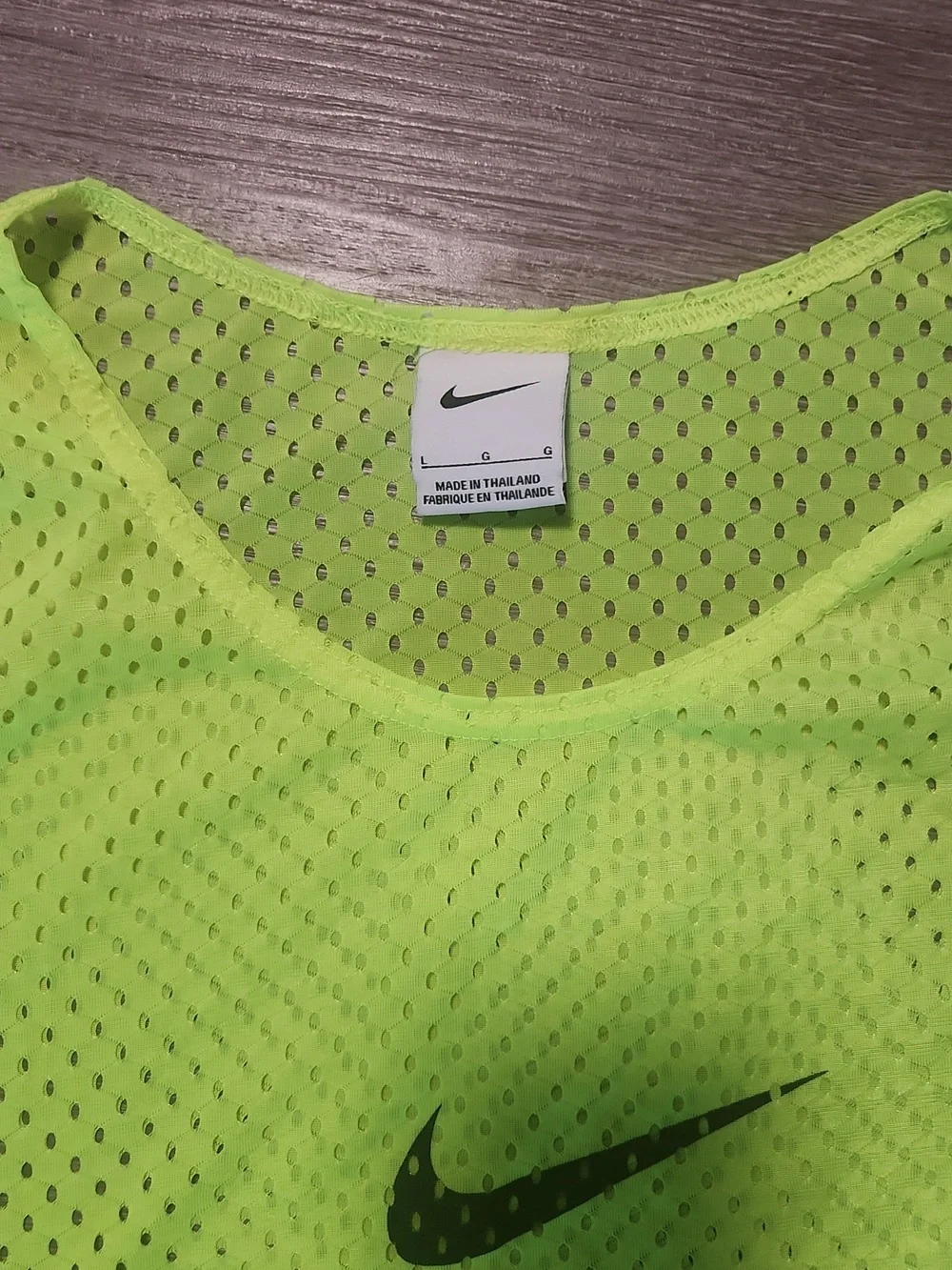 Nike Neon Yellow Mesh Training Vest Size Large - Picture 2 of 2